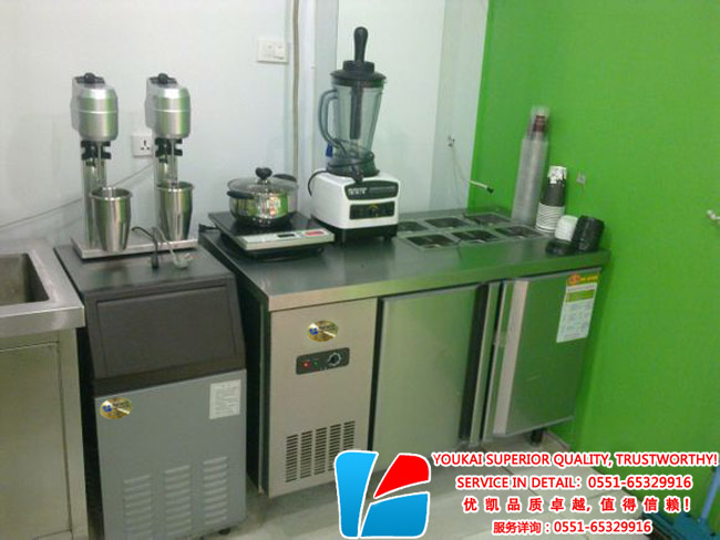 奶茶店制冰機(jī)和不銹鋼工作臺案例